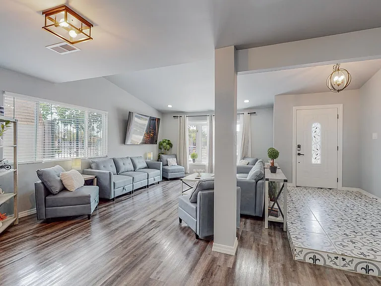 6830 Louisiana Blvd NE — Photo 28