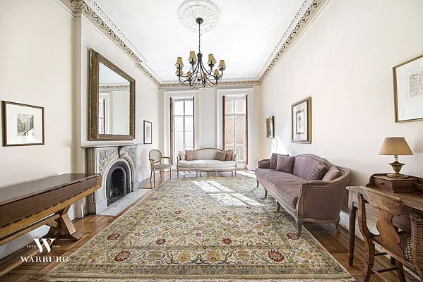 Sold by Warburg | media 2