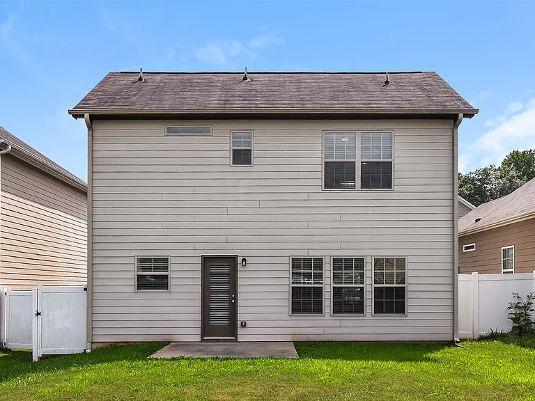 111 Howard Ave NW — Photo 17