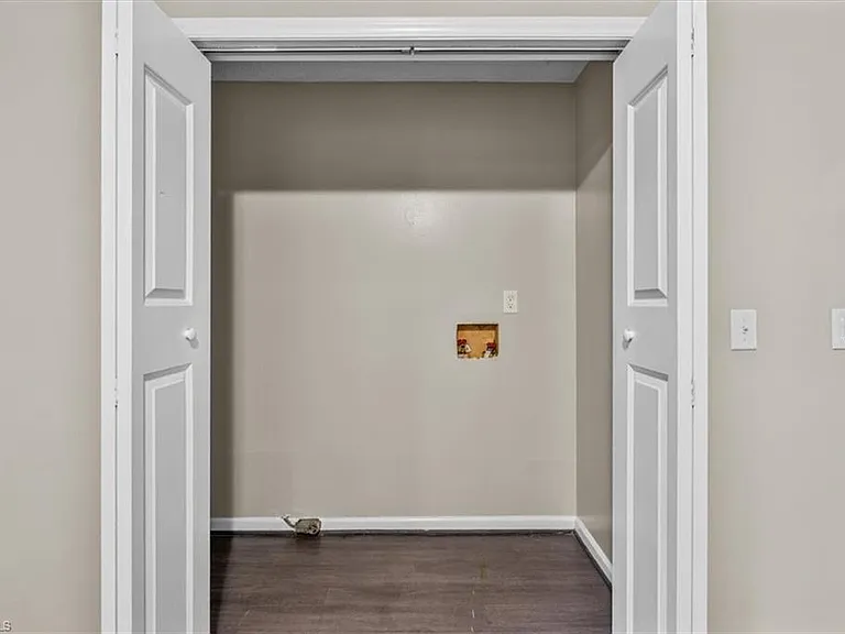 1307 Pearson St — Photo 7