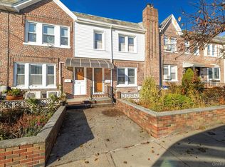5354 66th St, Maspeth, NY 11378