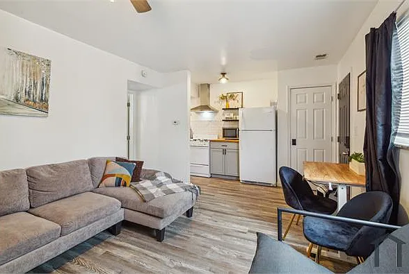 1 bed, 700 sqft, $1,150 — Photo 3
