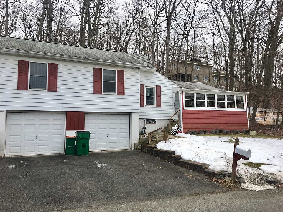 2nd image of 220 Lakeview Rd