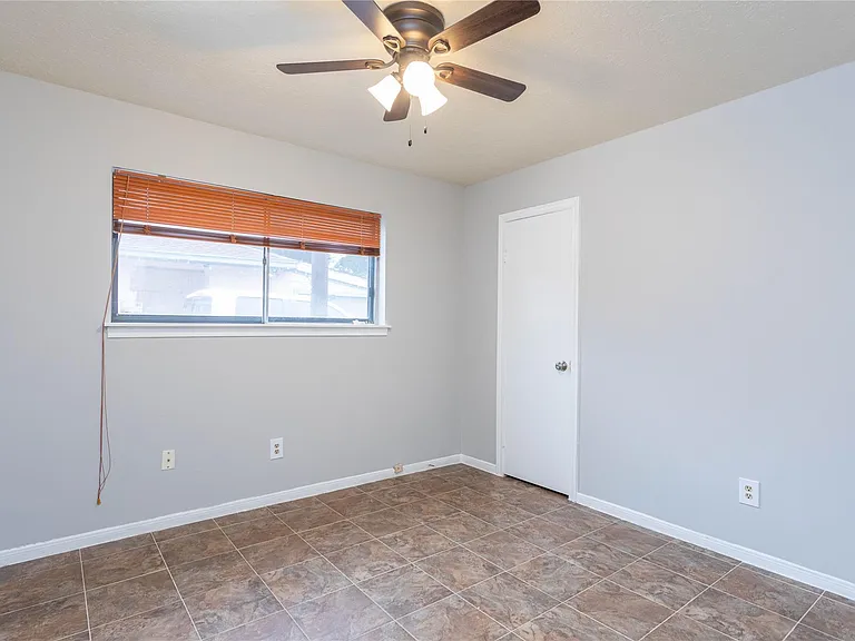2921 Chicago St — Photo 19