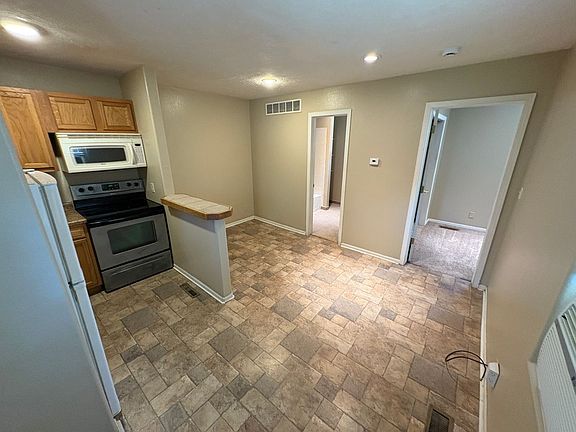 3rd image of 1020 C St #1022
