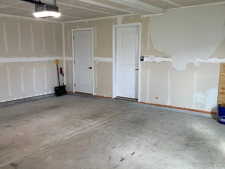 331 S Parkway Dr — Photo 21