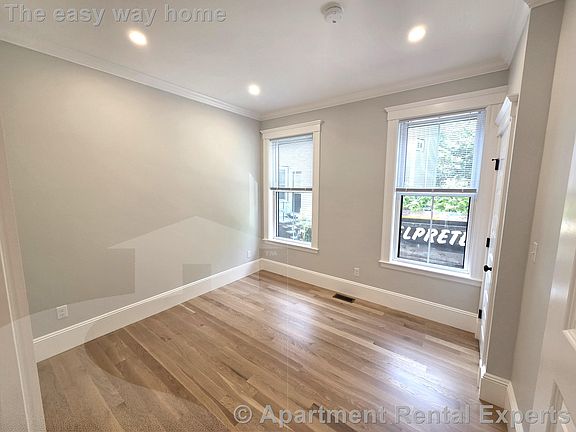 5th image of 168-170 Webster Ave #1R