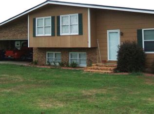 337 Lakeshore Rd, Pelham, GA 31779