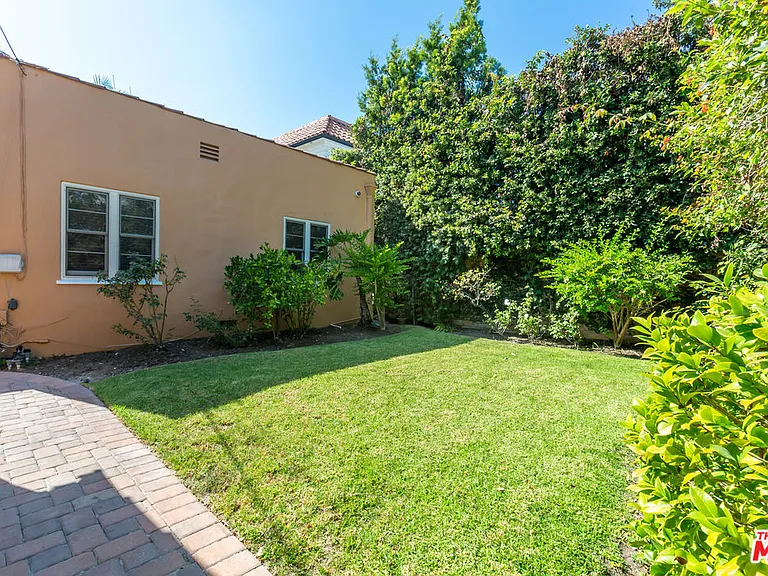 252 S Canon Dr — Photo 33