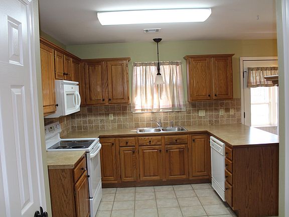 5th image of 51 W Northaven St