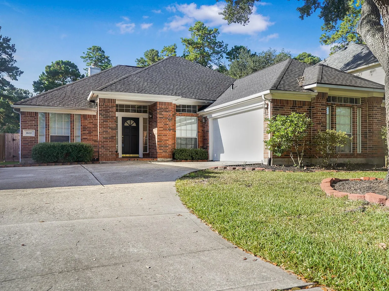 3 bed, 2.0 bath, 2234 sqft, $2,375 — Photo 1