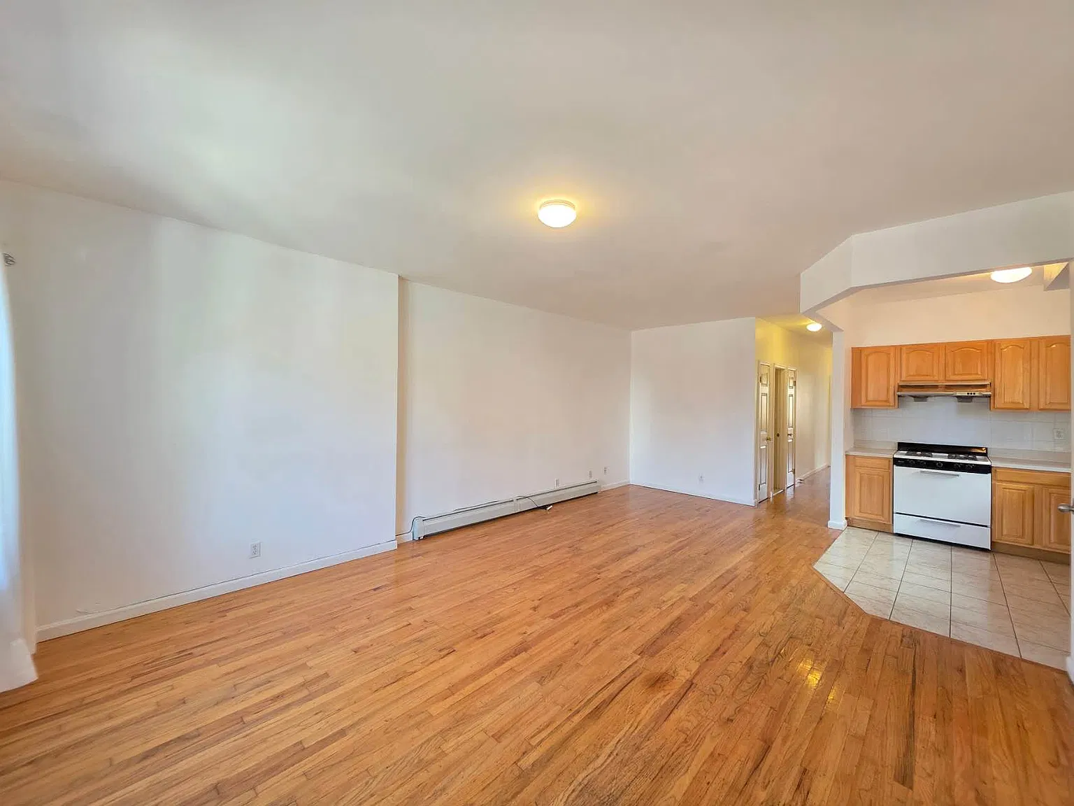 3 bed, 1200 sqft, $2,900 — Photo 3