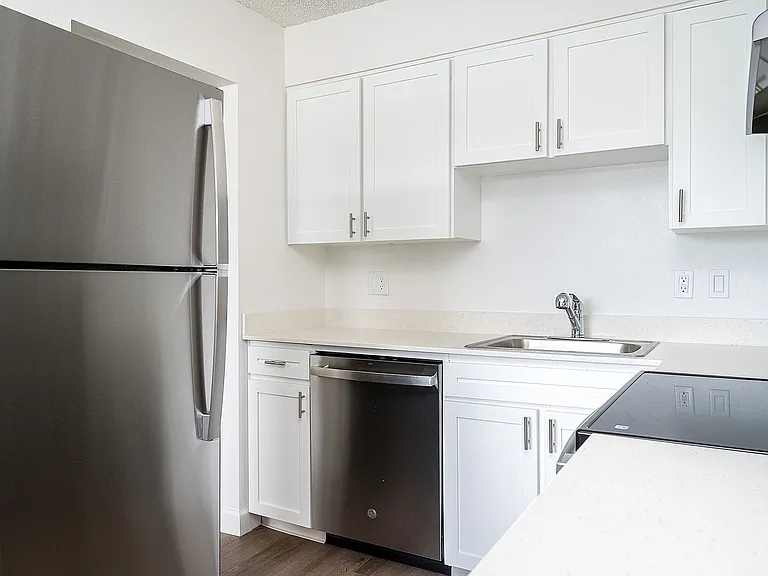 81 Powell — Photo 12