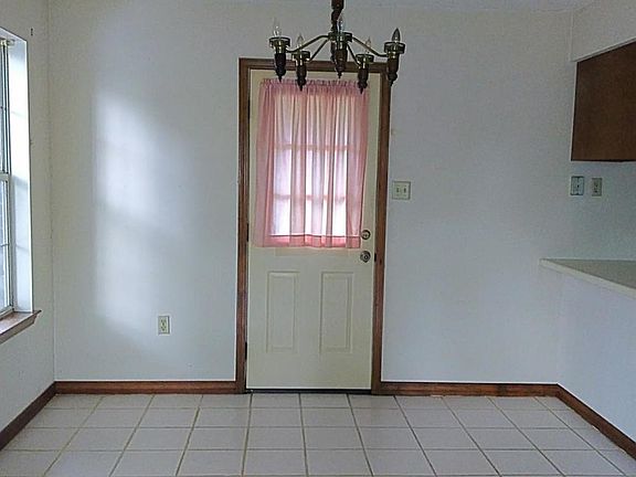 5th image of 1819 Seacrest Dr
