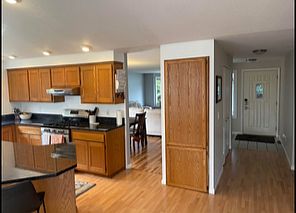 5th image of 1012 Oakmont Ln