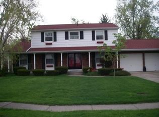 26 Tartan Ln, Williamsville, NY 14221