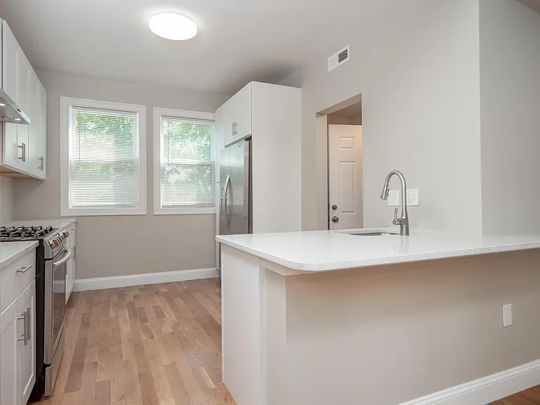 45 Crawford St #1 — Photo 5