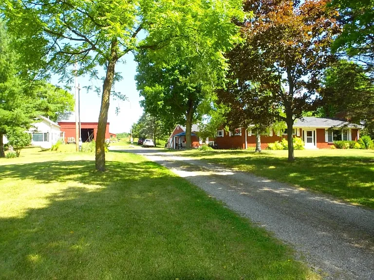 3375 Seventeen Mile Rd NE — Photo 1