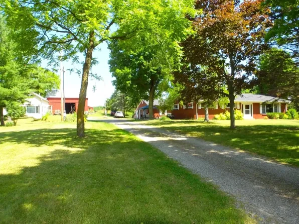 3375 Seventeen Mile Rd NE, Cedar Springs, MI 49319