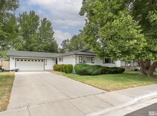 912 Desert View Dr, Sparks, NV 89434