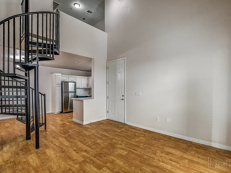 Fleetwood Apartments — Photo 42