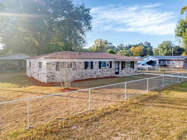 7705 Herrington Dr, Pensacola, FL 32534