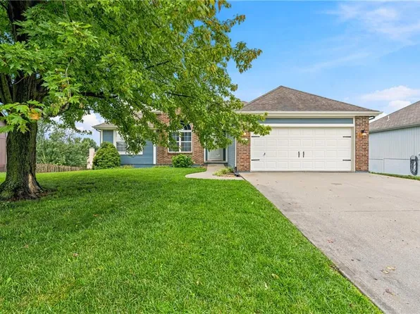 9101 NE 110th St, Kansas City, MO 64157