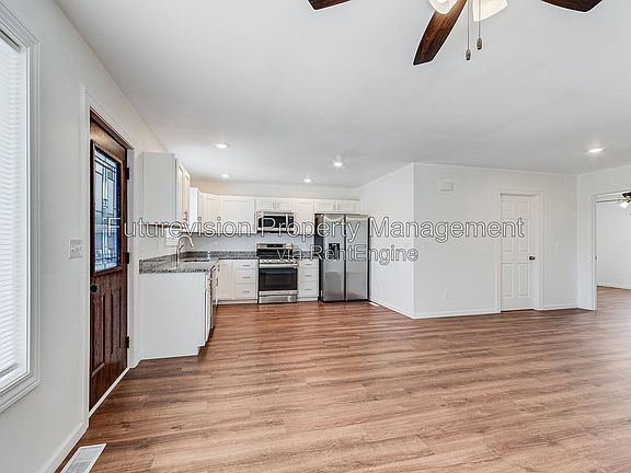 4th image of 201 24th Ave Unit B