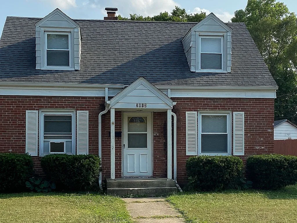 2812 Custer Ave photo 1