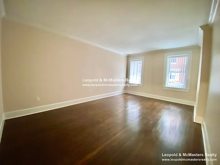 12 Short St #5 — Photo 2