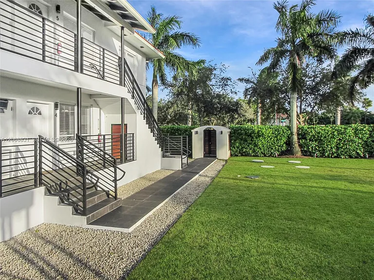 9220 Biscayne Blvd #3 — Photo 9