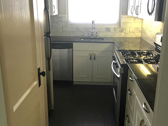 3rd image of 109 Crespi Dr