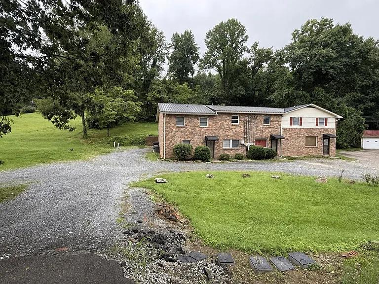 2506 Elizabethton Hwy — Photo 1