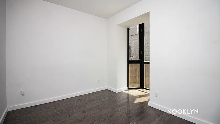 Rented by Nooklyn NYC LLC | media 36