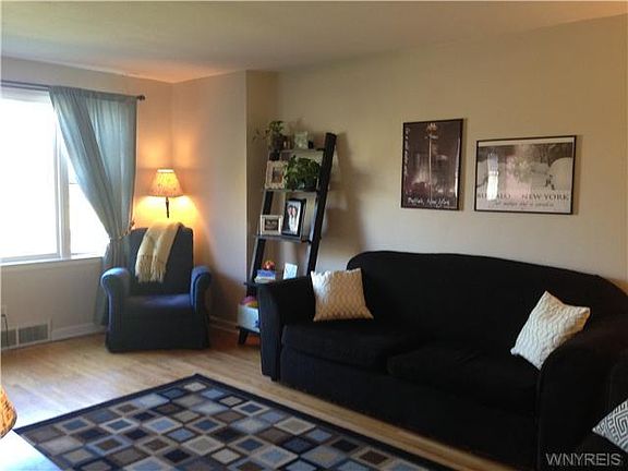 3rd image of 670 Parkhurst Blvd