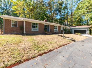 2031 Markham Dr, Chapel Hill, NC 27514