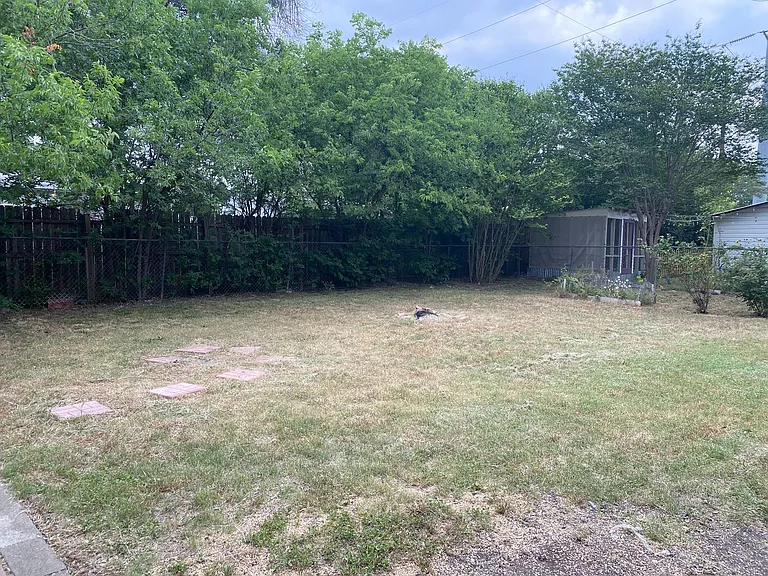 209 Redrock Dr — Photo 14