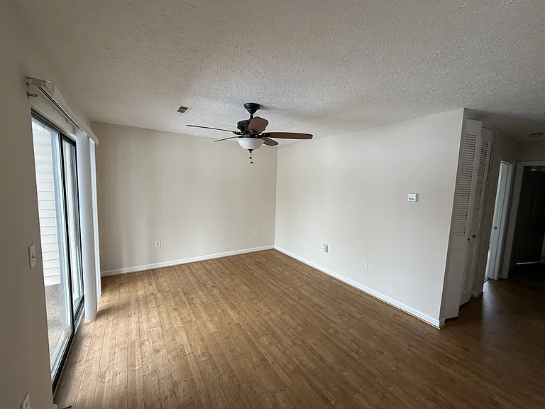 Commonwealth Senior Living at Radford — Photo 16
