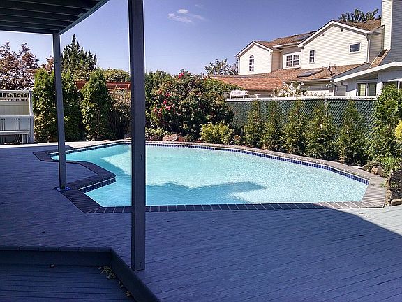 4th image of 526 Waterview Dr