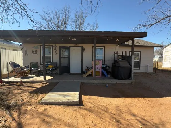 310 SE 3rd St, Andrews, TX 79714