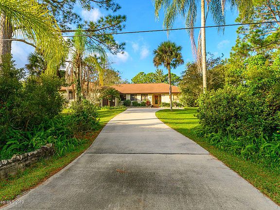 2nd image of 2941 Long Lake Dr
