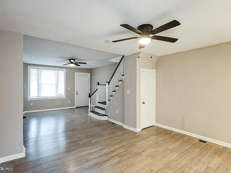 6905 Forrest Ave — Photo 2