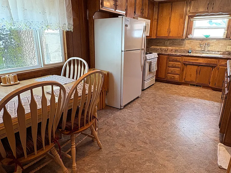 2425 Oak Dr — Photo 12
