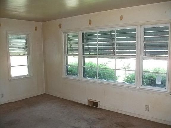 5th image of 1417 N Alton Ave