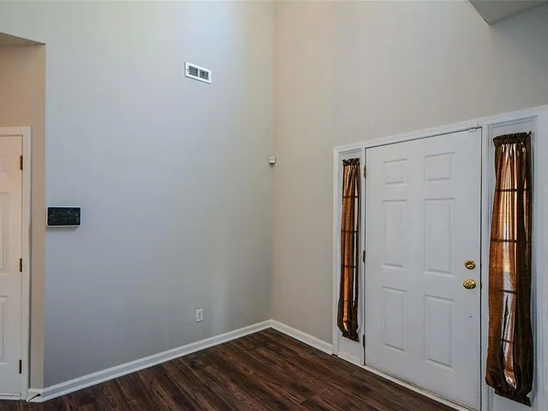 3063 Grace Ct — Photo 4