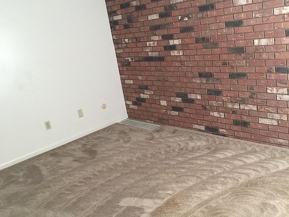 4th image of 2139 Glenmount Ave APT D