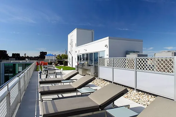 Rented by Greystar | media 2