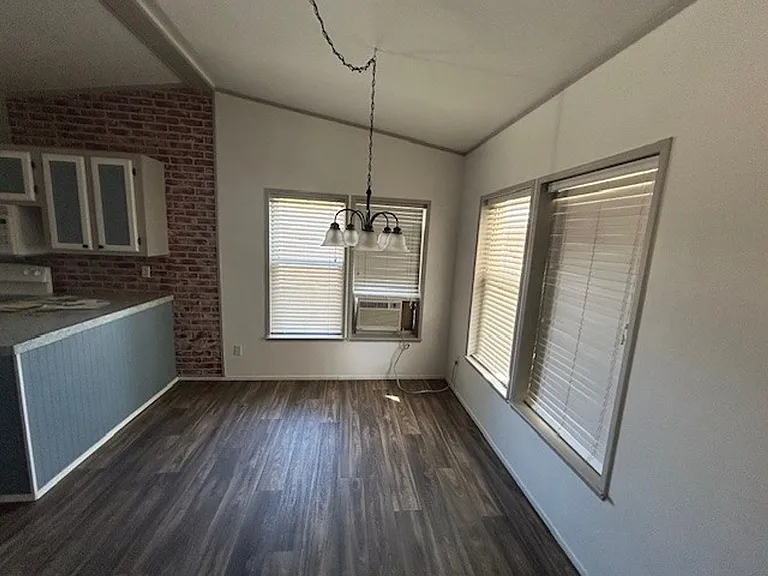 103 Silverbow Ct — Photo 12
