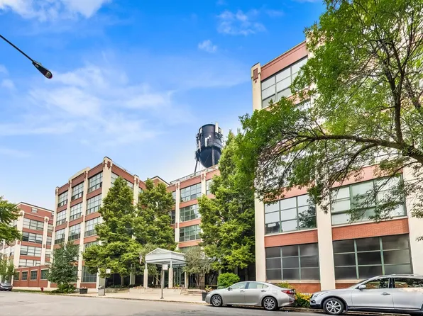 1800 W Roscoe St APT 222, Chicago, IL 60657