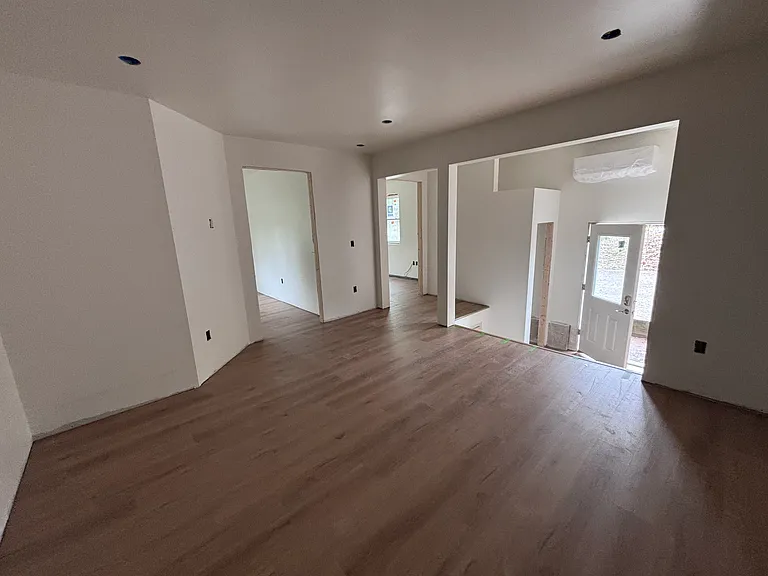 67 Lincoln St #4 — Photo 12